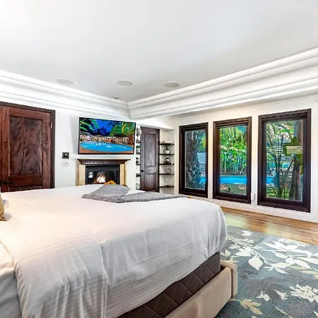 Villa For 12 People *